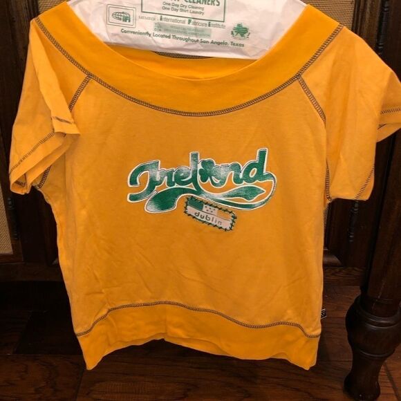 Off shoulder mustard yellow Ireland short sleeve - Picture 1 of 3